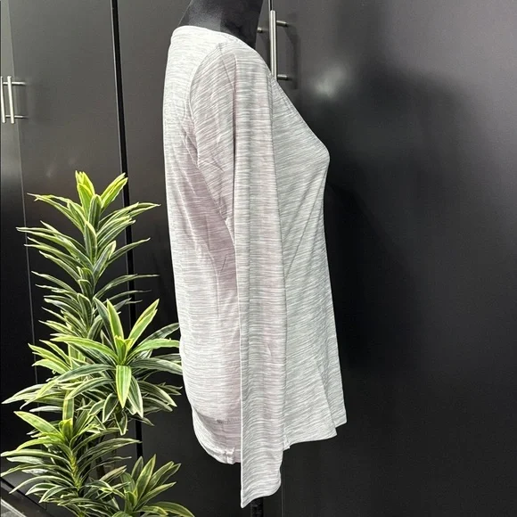 AriatTek Laguna Performance fabric,moisture movement,v-neck,stretch,logo chest - Picture 6 of 9